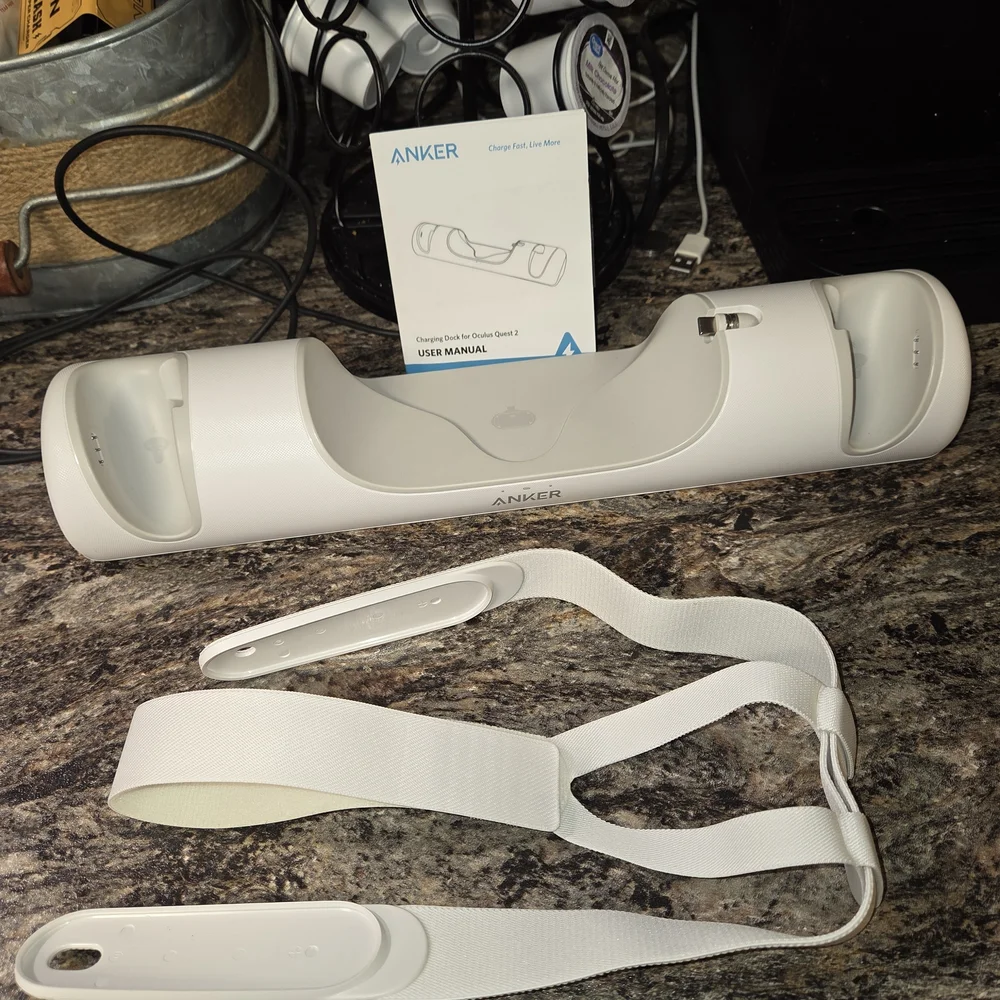 Anker White Charging Station with Strap And Adjustable Strap Bundle Meta Quest 2